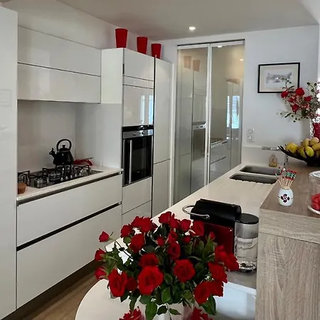 120m2 Avec Deux Terrasses Ensoleillees A Apartament *