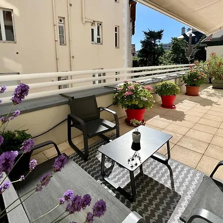 120m2 Avec Deux Terrasses Ensoleillees A 아파트 *