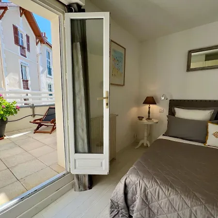 120m2 Avec Deux Terrasses Ensoleillees A *